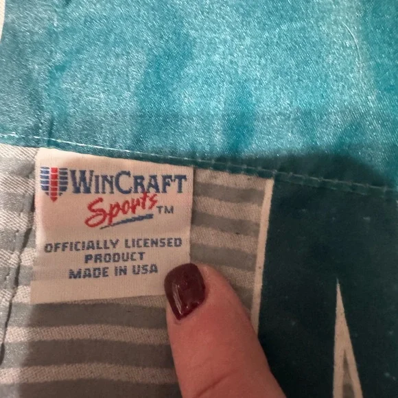 Philadelphia Eagles Flag 28” X 40” for outdoor flag pole - Picture 4 of 4